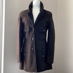 Chanel Boutique 100% Agneau Laine Shierling Lambswool.